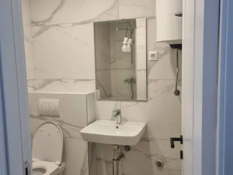 Izdavanje, jednosoban stan, 46m², Stari Aerodrom, Podgorica - image 4