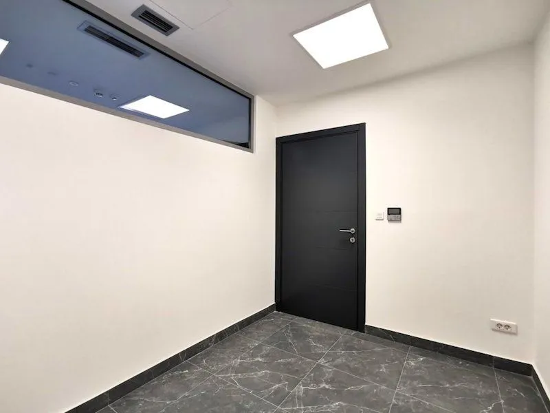 Rent, office space, 77m², Centar, Podgorica