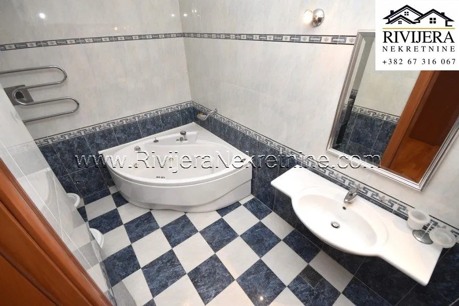 Prodaja, trosoban stan, 263m², Centar, Herceg Novi