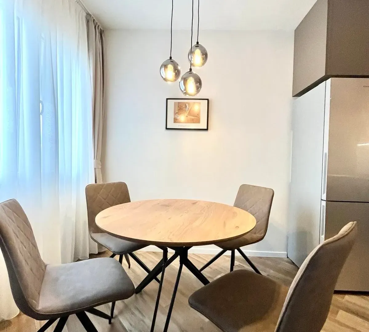 Izdavanje, dvosoban stan, 60m², Mažina, Tivat