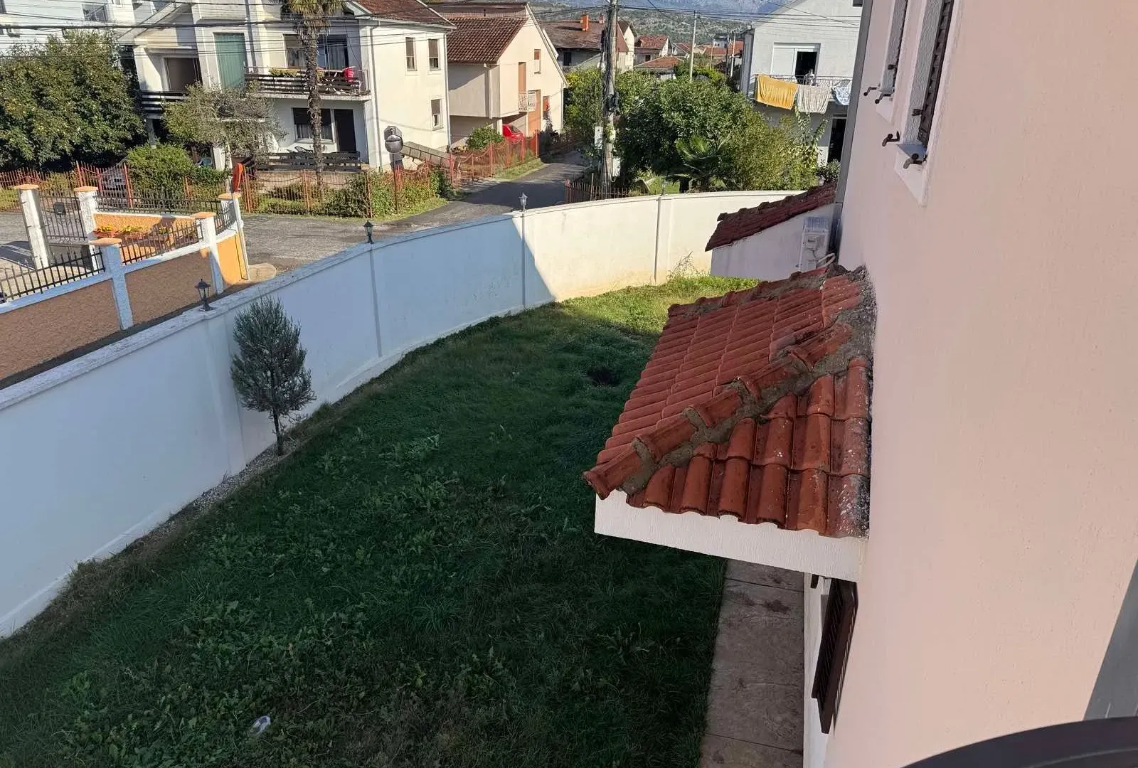 Prodaja, kuća, 340m², Tološi, Podgorica