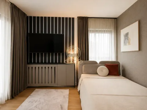 Sale, four bedroom apartment, 144m², Savski Venac, Beograd - image 9