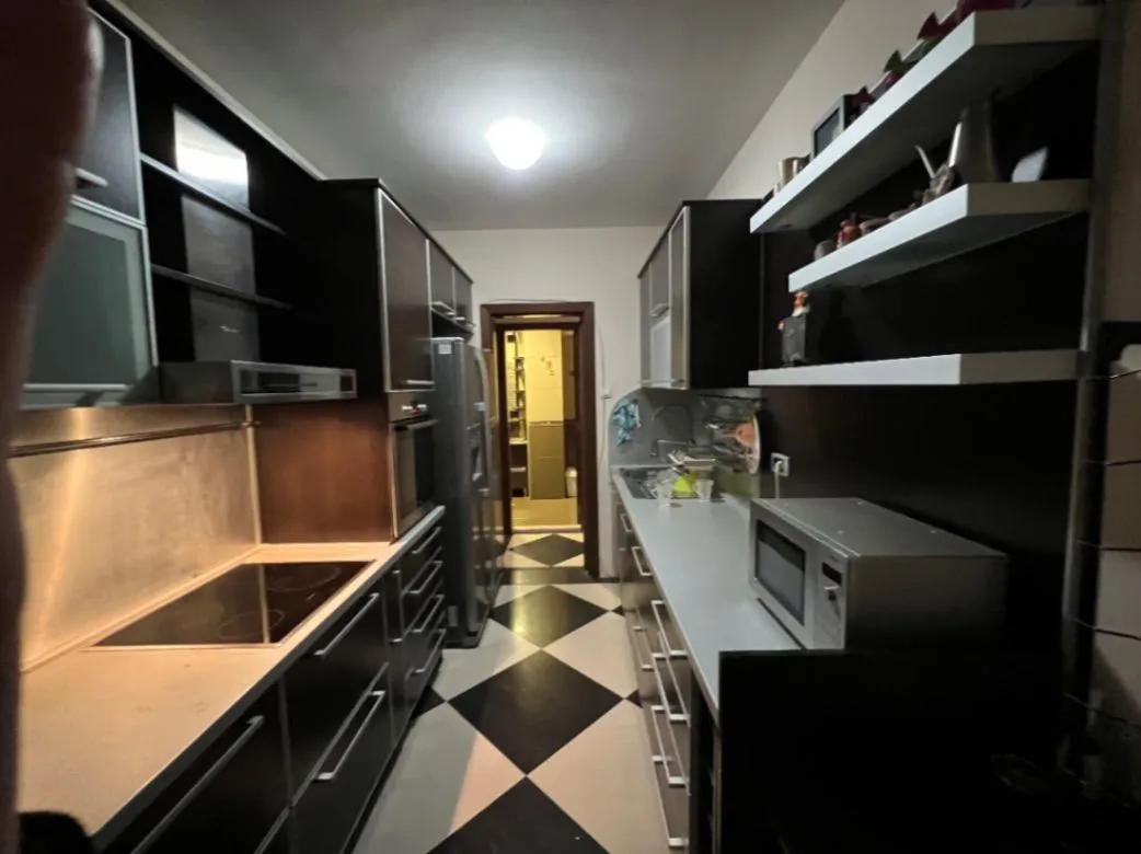 Izdavanje,  stan, 81m2, Blok 6, Podgorica