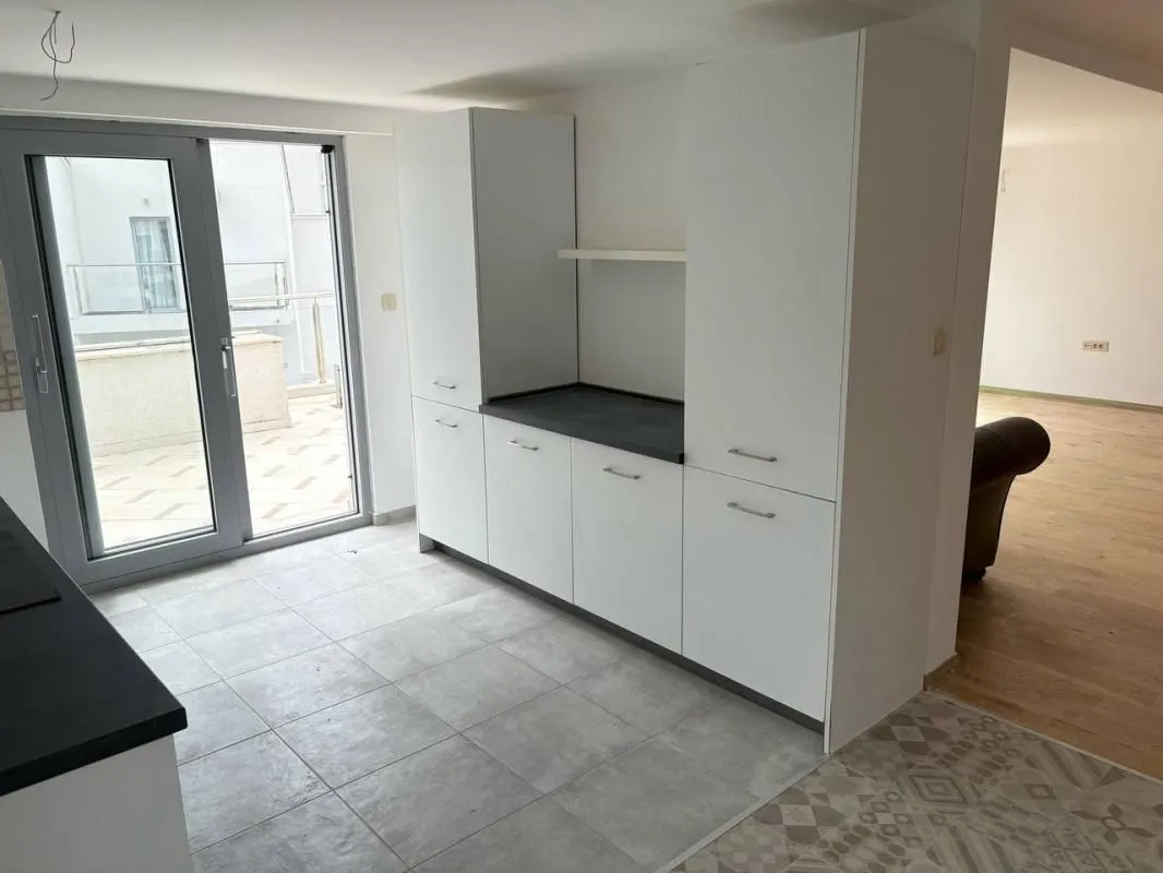 Sale, three bedroom apartment, 171m², Petrovac, Budva