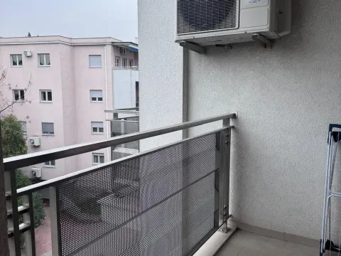 Izdavanje, jednosoban stan, 44m², Gorica C, Podgorica - image 9