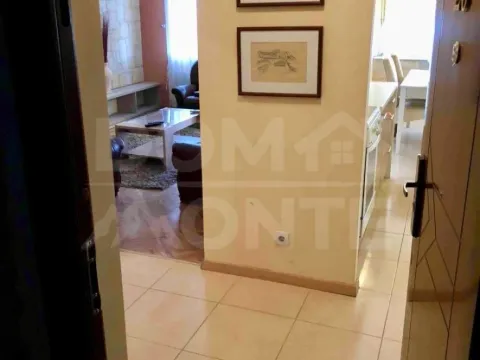 Rent, two bedroom apartment, 70m², Tivat, Crna Gora - image 3
