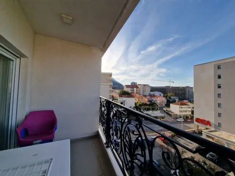 Izdavanje, jednosoban stan, 45m², Bečići, Budva - image 10