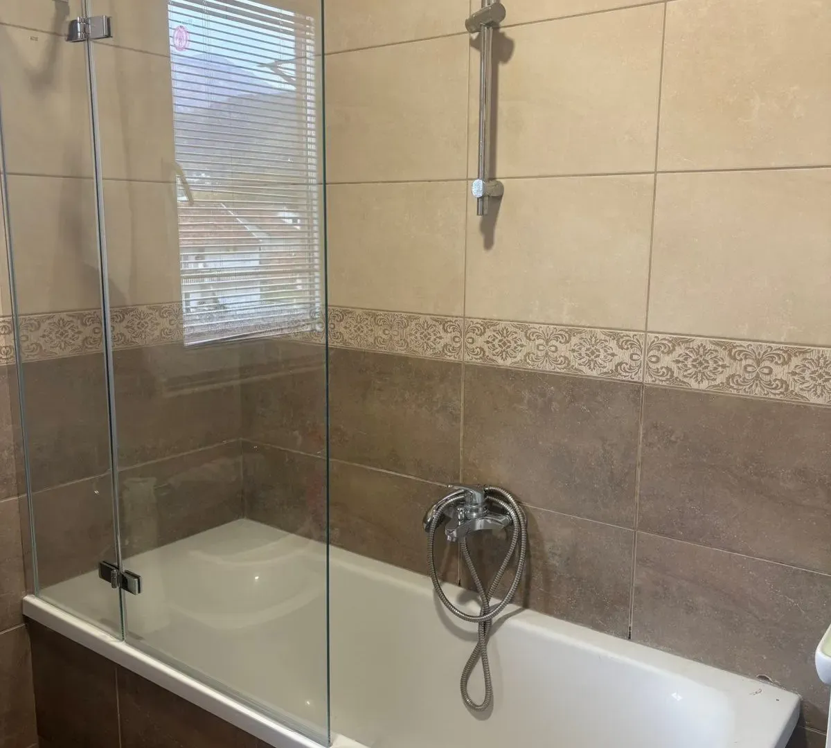 Izdavanje, jednosoban stan, 84m², Bonići, Tivat