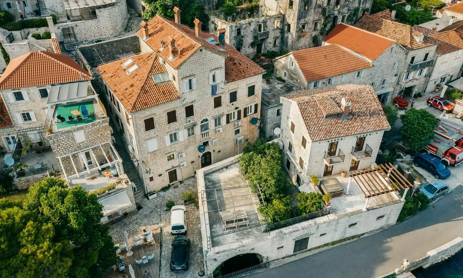 Prodaja, dvosoban stan, 93m², Perast, Kotor