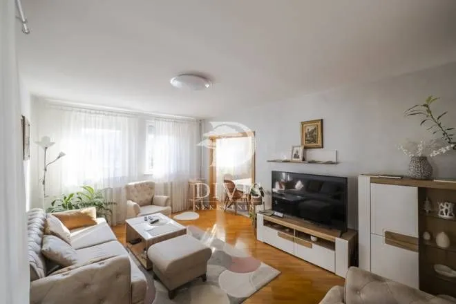 Prodaja, trosoban stan, 92m², Novi Beograd Blok 22, Novi Beograd Sve Podlokacije