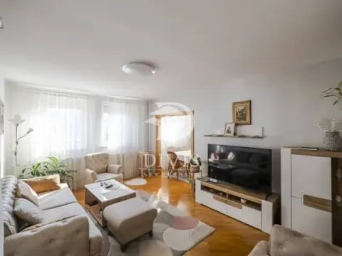 Prodaja, trosoban stan, 92m², Novi Beograd Blok 22, Novi Beograd Sve Podlokacije - image 10