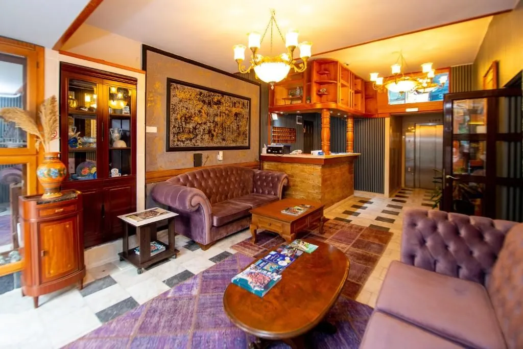 Rent, hospitality venue, 1500m², Bečići, Budva