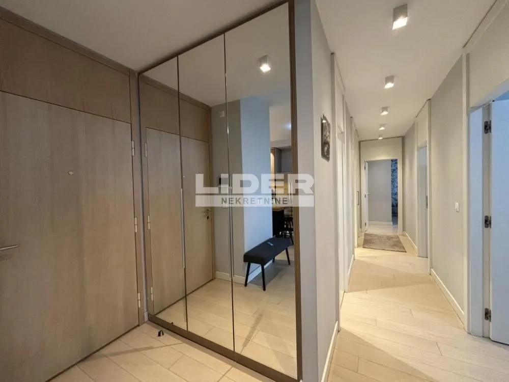 Sale, three bedroom apartment, 108m², Savski Venac, Beograd