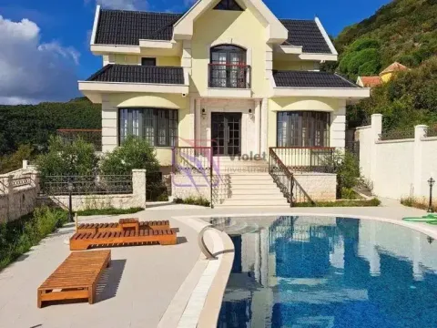 Izdavanje, kuća, 450m², Markovići, Budva - image 2