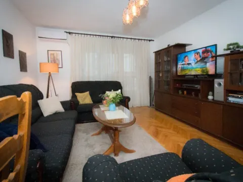 Rent, three bedroom apartment, 70m², Gintaš, Podgorica - image 11