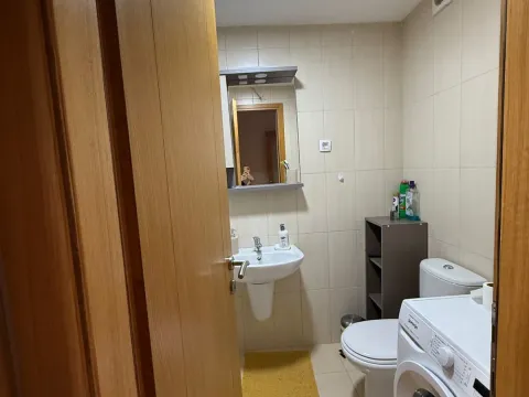 Izdavanje, dvosoban stan, 74m², Blok 9, Podgorica - image 10