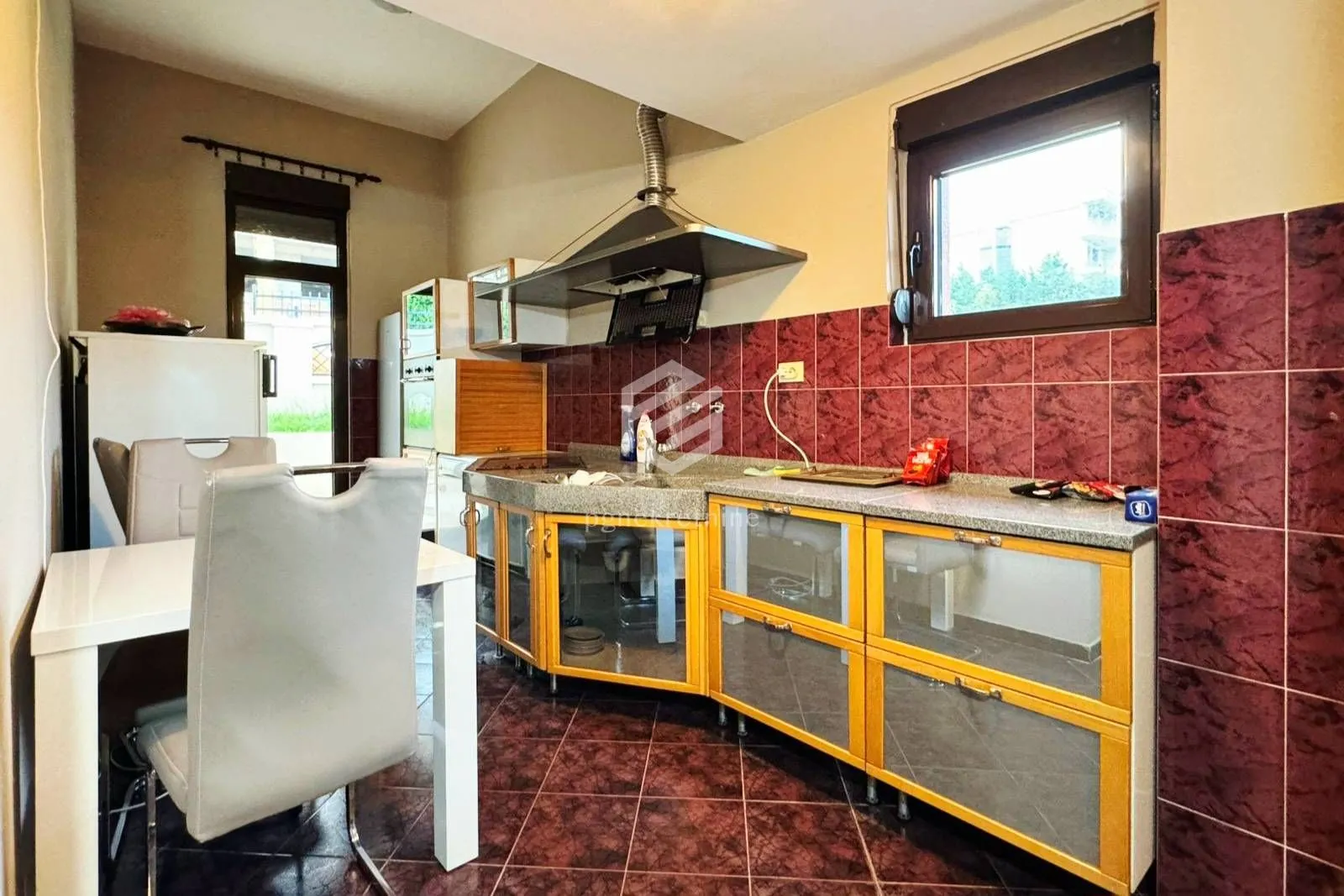 Rent, house, 280m², Gorica C, Podgorica