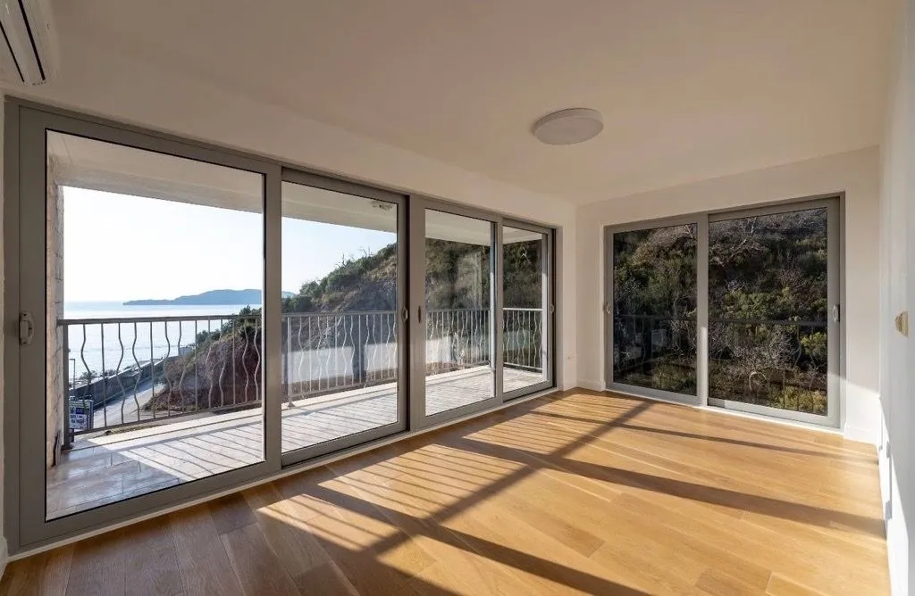 Sale, three bedroom apartment, 160m², Pržno, Budva