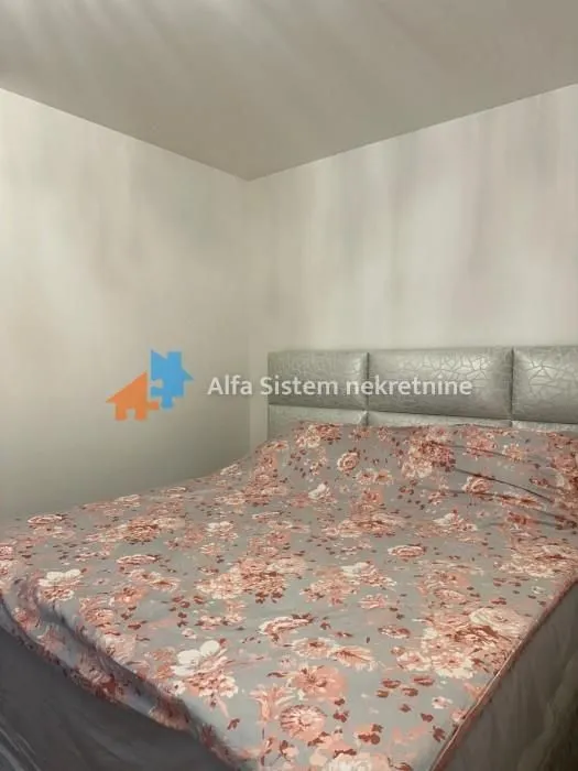 Izdavanje, trosoban stan, 90m², Čubura, Beograd
