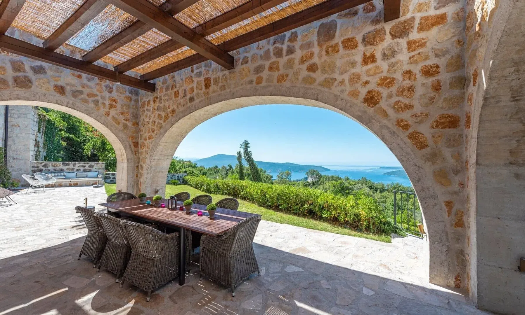 Sale, house, 350m², Kotor, Crna Gora