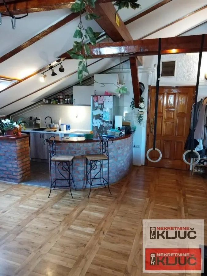 Prodaja, trosoban stan, 76m², Novo naselje, Novi Sad