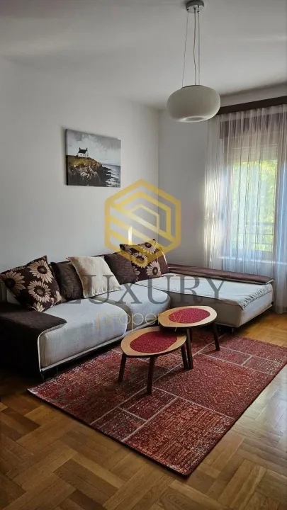 Rent, two bedroom apartment, 70m², Pejton, Podgorica