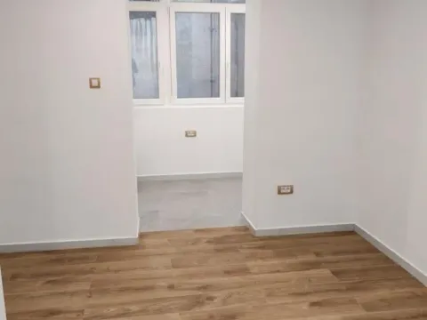 Rent, one bedroom apartment, 36m², Zeleni Venac, Beograd - image 2