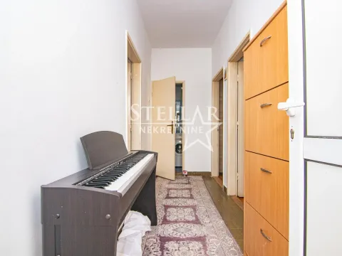 Rent, two bedroom apartment, 55m², Tološi, Podgorica - image 9