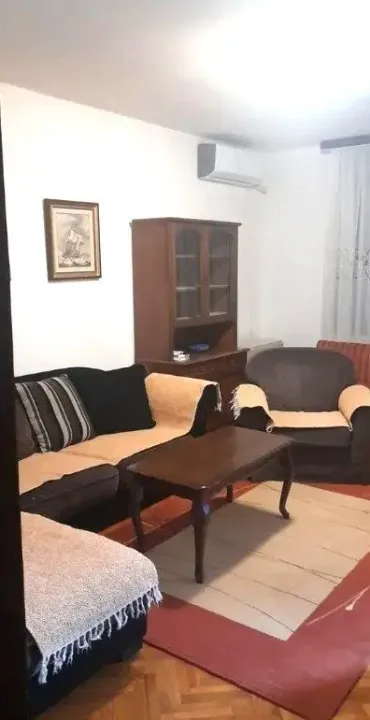 Izdavanje, jednosoban stan, 51m², Blok 6, Podgorica