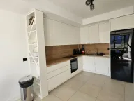 Prodaja, trosoban stan, 90m2, Dobrota, Kotor