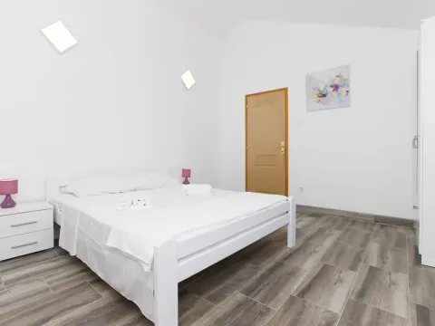 Rent, house, 110m², Tivat, Crna Gora - image 6