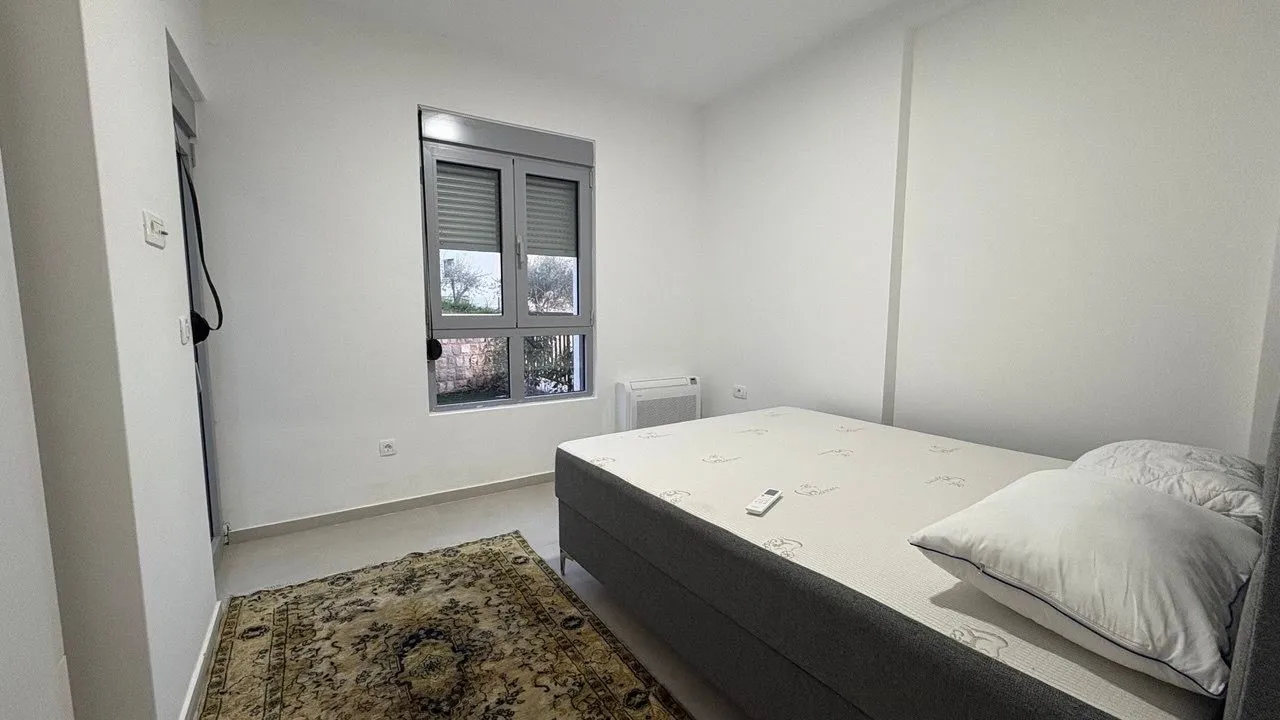 Prodaja, jednosoban stan, 76m², Tivat, Crna Gora