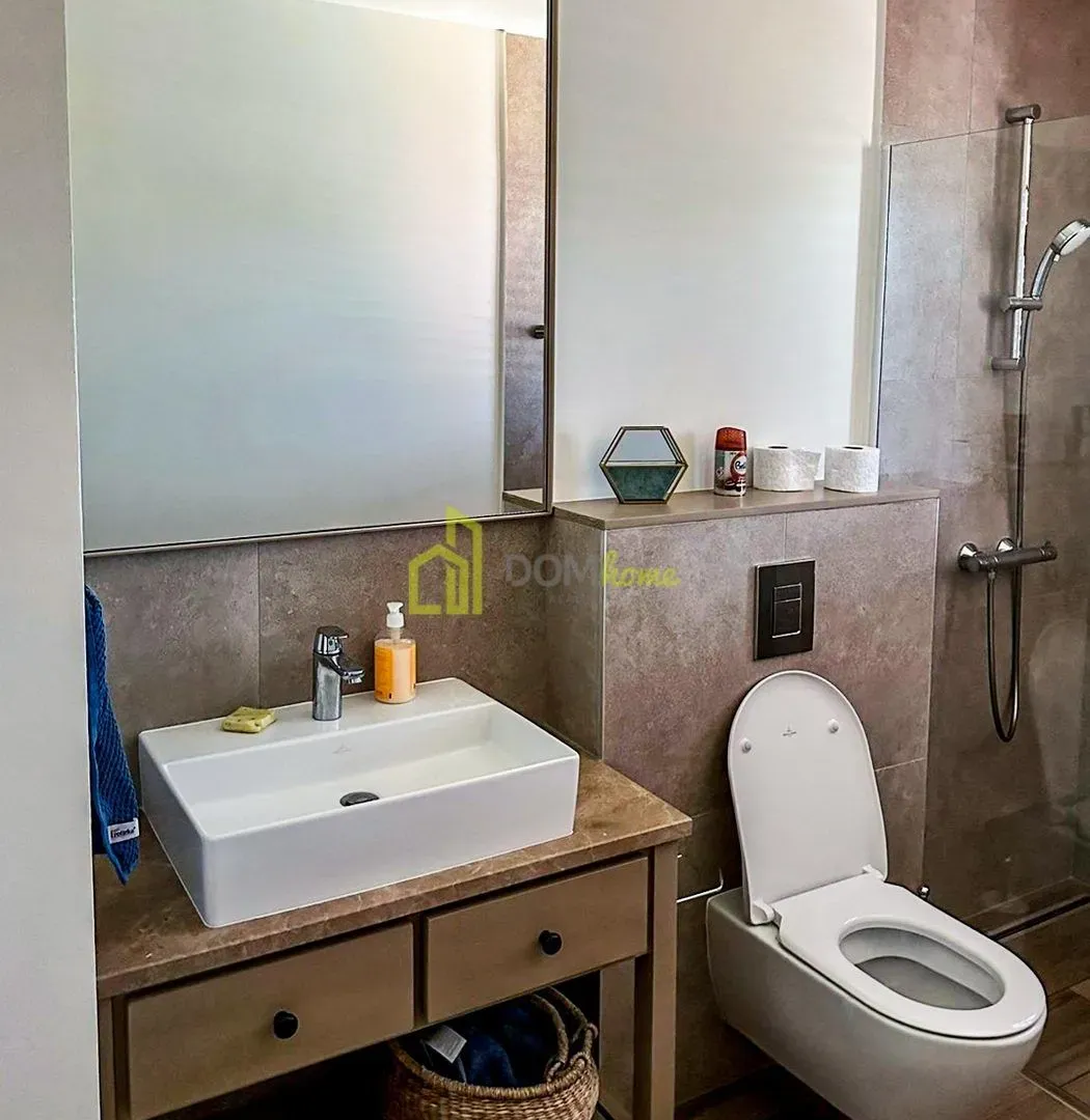 Izdavanje, jednosoban stan, 70m², Tivat, Crna Gora