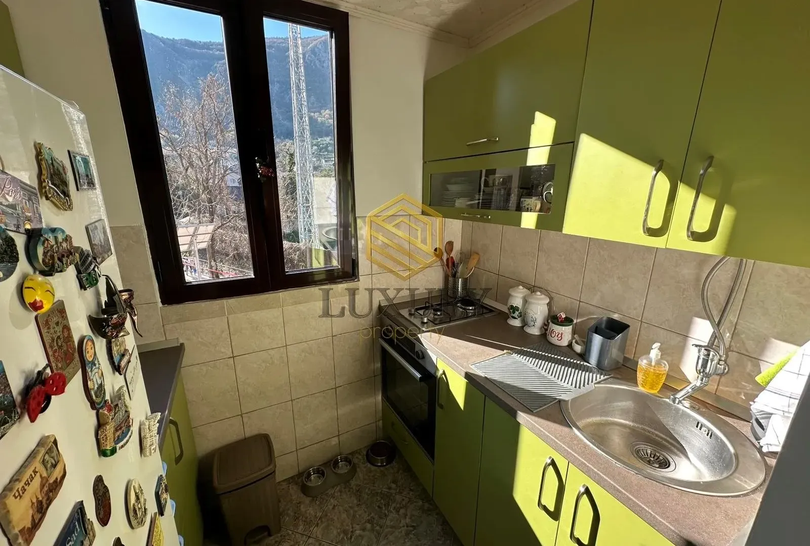 Prodaja, jednosoban stan, 46m², Centar, Kotor