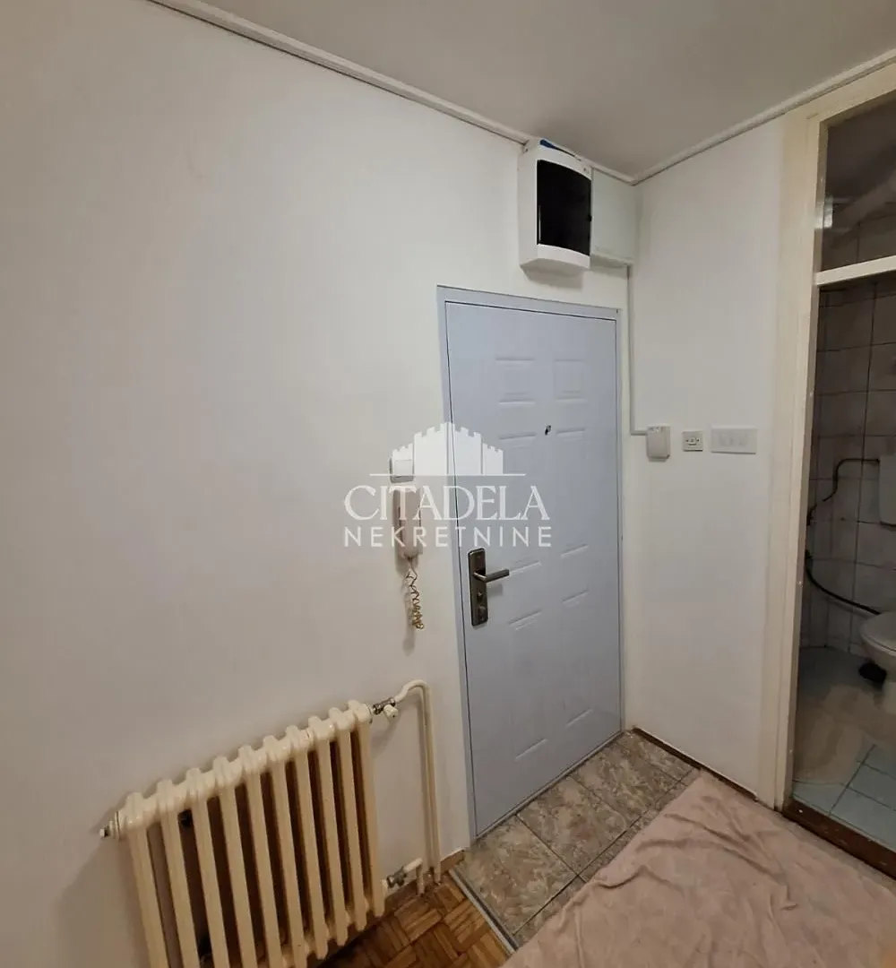 Izdavanje, dvosoban stan, 48m², Čukarica, Beograd