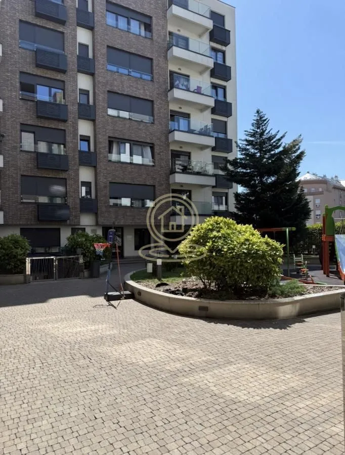 Izdavanje, dvosoban stan, 55m², Južni Bulevar, Vračar Sve Podlokacije