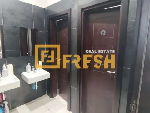 Izdavanje, poslovni prostor, 150m², Centar, Podgorica - image 15