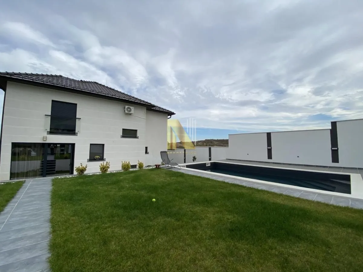 Prodaja, kuća, 327m², Sremski Karlovci, Novi Sad
