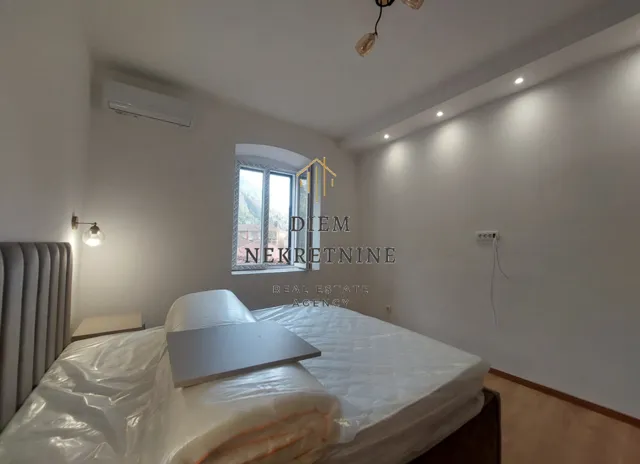 Rent, one bedroom apartment, 40m², Stari Grad Kotor, Kotor