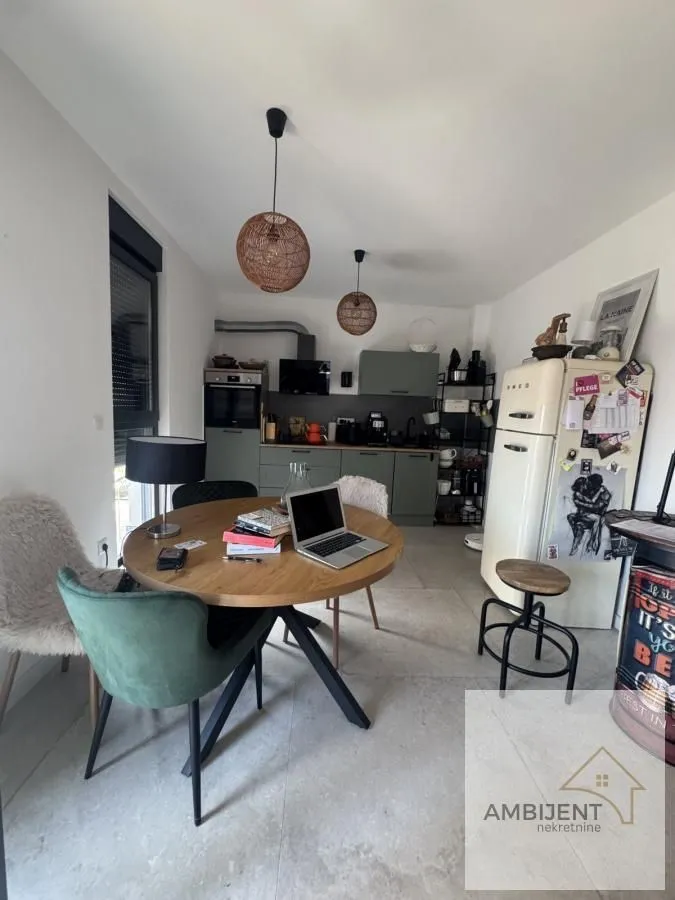 Prodaja, trosoban stan, 74m², Novi Banovci, Stara Pazova