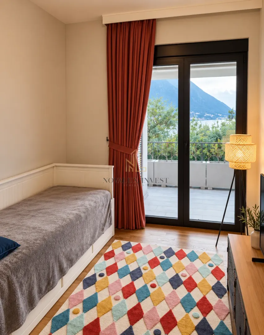 Prodaja, trosoban stan, 160m², Dobrota, Kotor