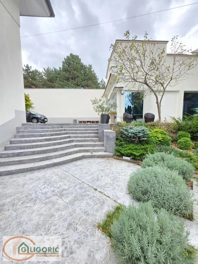 Sale, house, 400m², Denkova Basta, Zvezdara Sve Podlokacije
