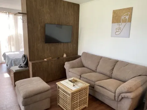 Izdavanje, garsonjera, 35m², Tivat, Crna Gora