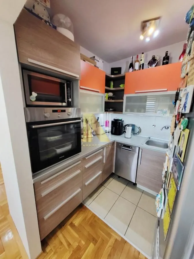 Prodaja, trosoban stan, 77m², Telep, Novi Sad Sve Podlokacije
