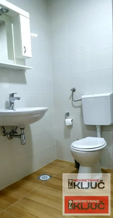 Izdavanje, garsonjera, 28m², Sajmište, Novi Sad