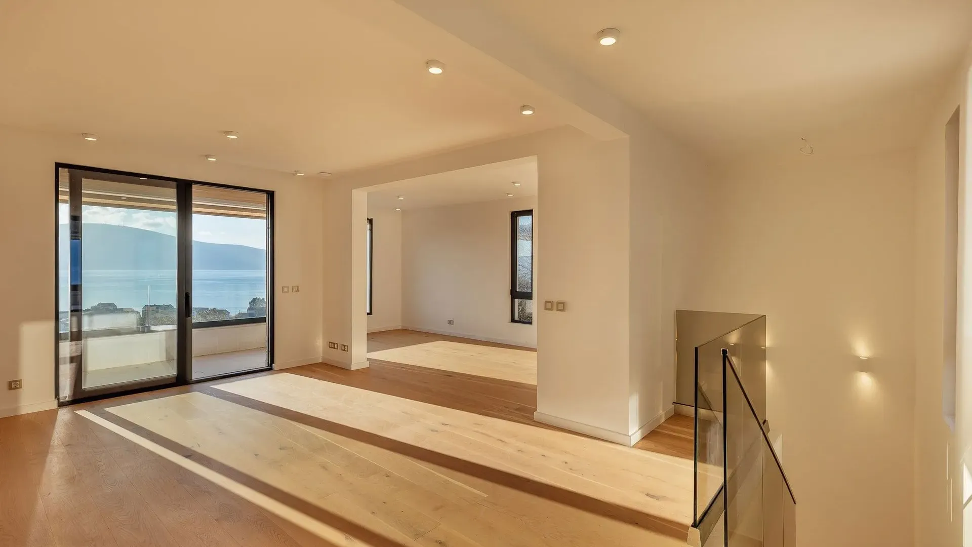 Prodaja, dvosoban stan, 104m², Donja Lastva, Tivat