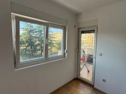 Izdavanje, dvosoban stan, 68m², City Kvart, Podgorica - image 8