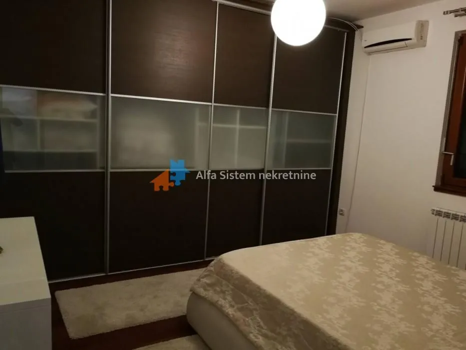 Izdavanje, trosoban stan, 95m², Savski Venac, Beograd