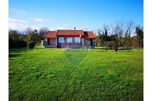 Rent, house, 100m², Danilovgrad, Crna Gora