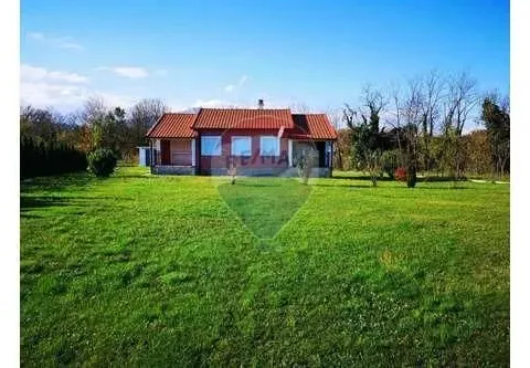  House for Rent, 100m2, Danilovgrad